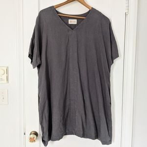Linenbee gray v-neck linen tunic with pockets